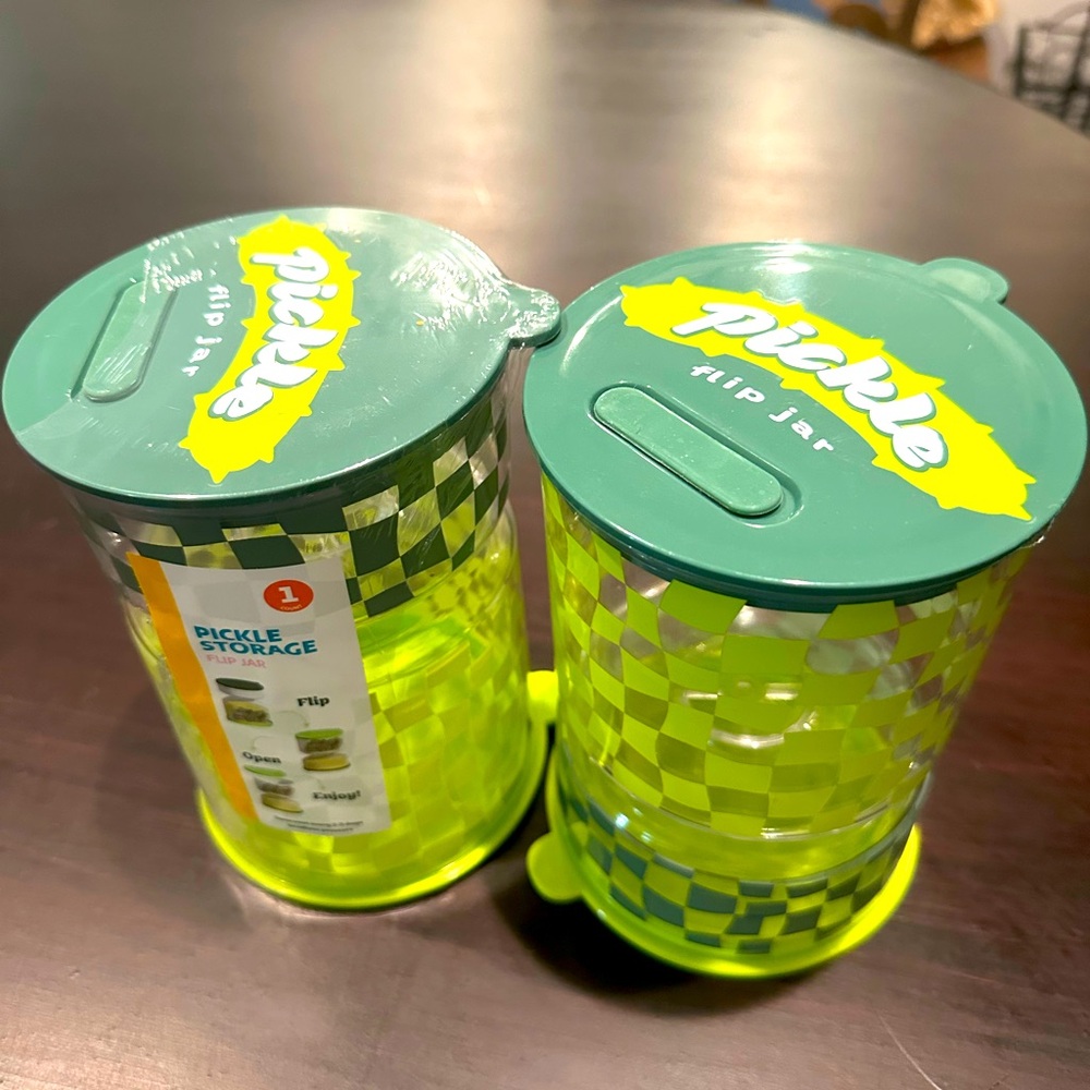 2 pickle containers hourglass New With Tag!